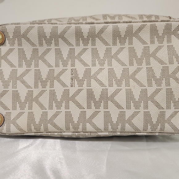 Large Michael Kors tote and matching wallet - Picture 4 of 16